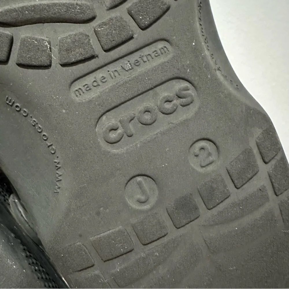 CROCS Classic Black Size J 2